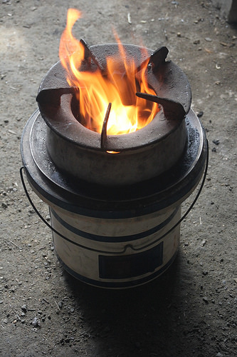 自然農ガットポンポコ - 七輪で薪を焚く🔥